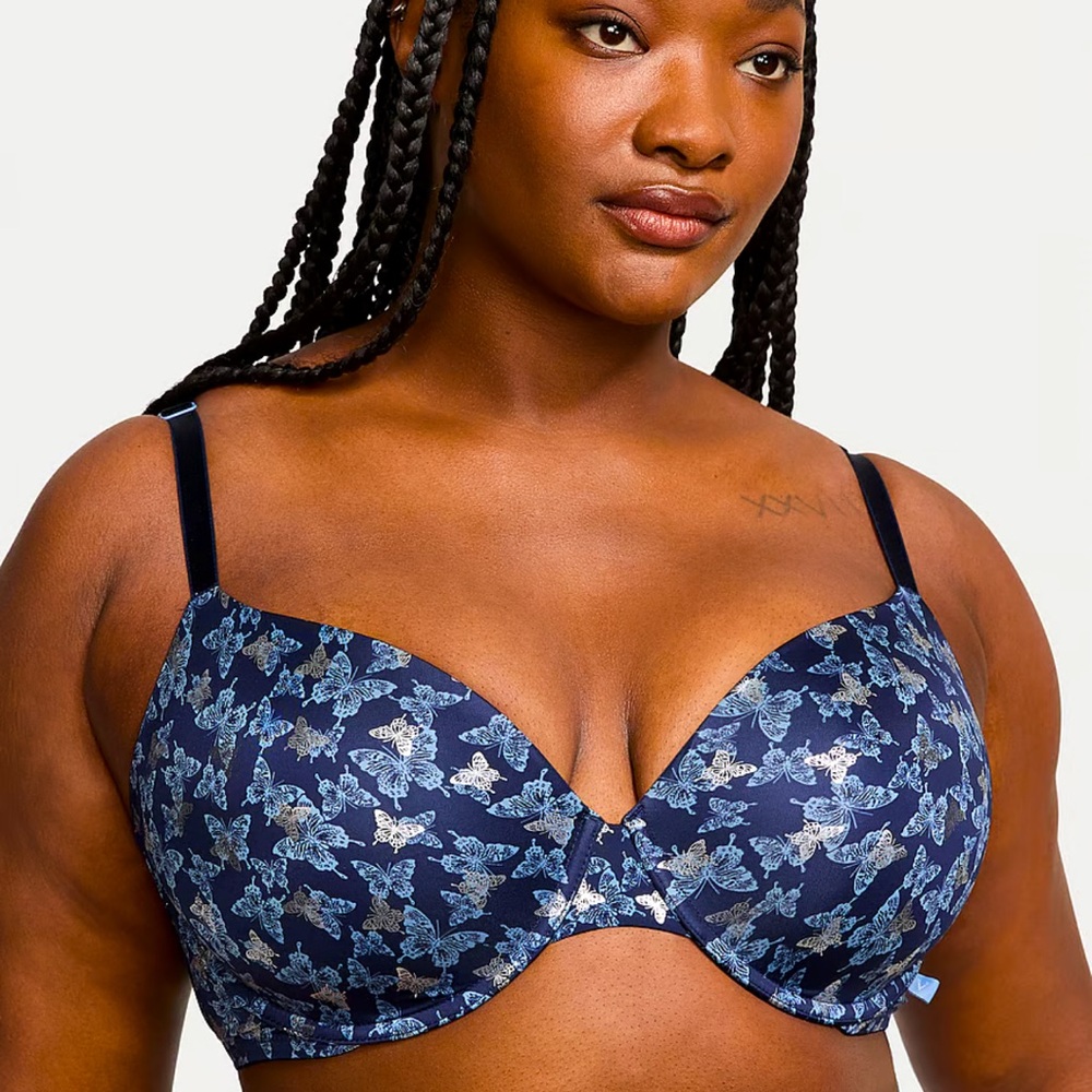 NWT -VICTORIA'S SECRET
Sexy Tee Smooth Lightly Lined Demi Bra 34B